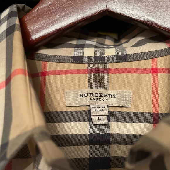 Classic 3/4 Sleeve Burberry Button Down - Picture 3 of 6